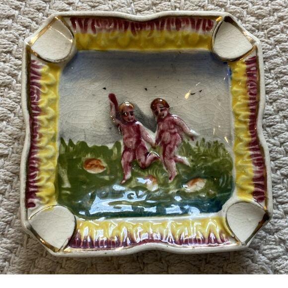 Porcelain Ashtray Two Children Playing In A field Davein Japan Vintage Trinket - Picture 2 of 8